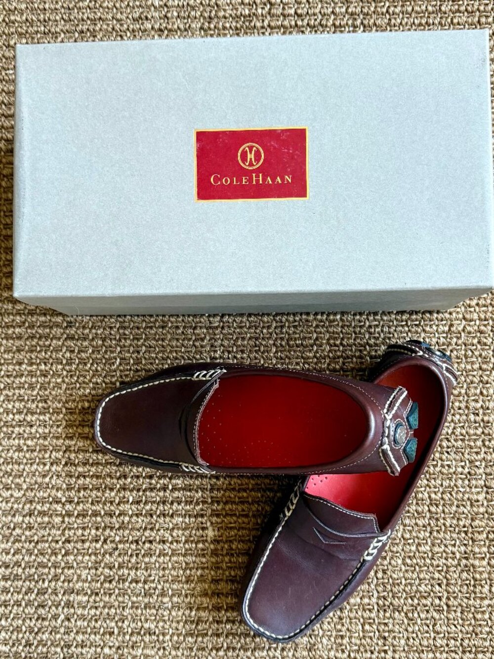 Women's ColeHaan Driving Mocassins In deep rich brown 6.5 AA